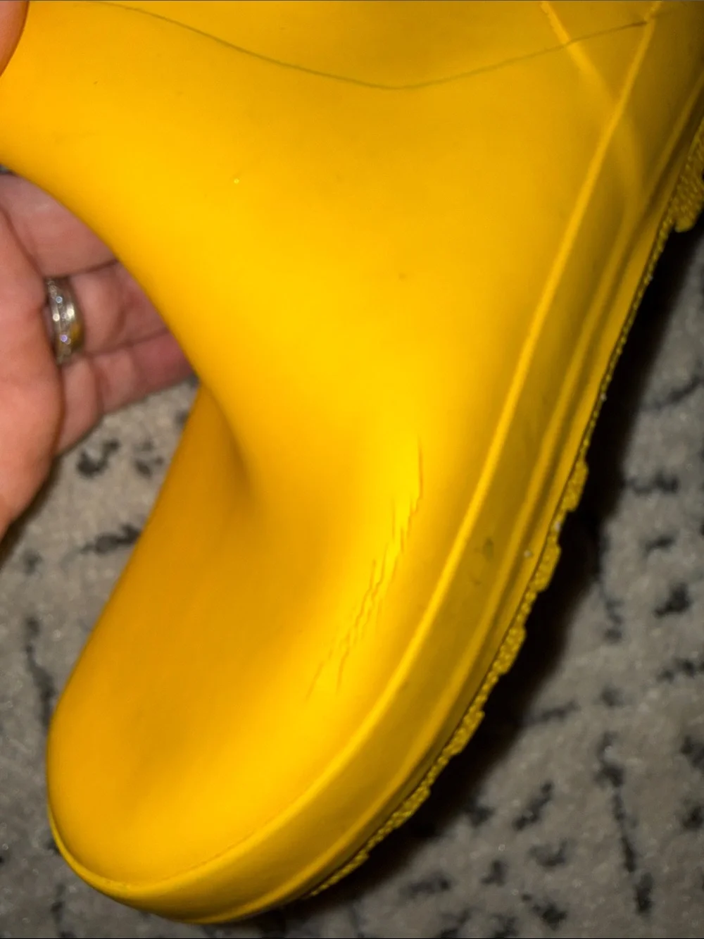 Little girls vintage yellow Gymboree rain boots 2018 size 13